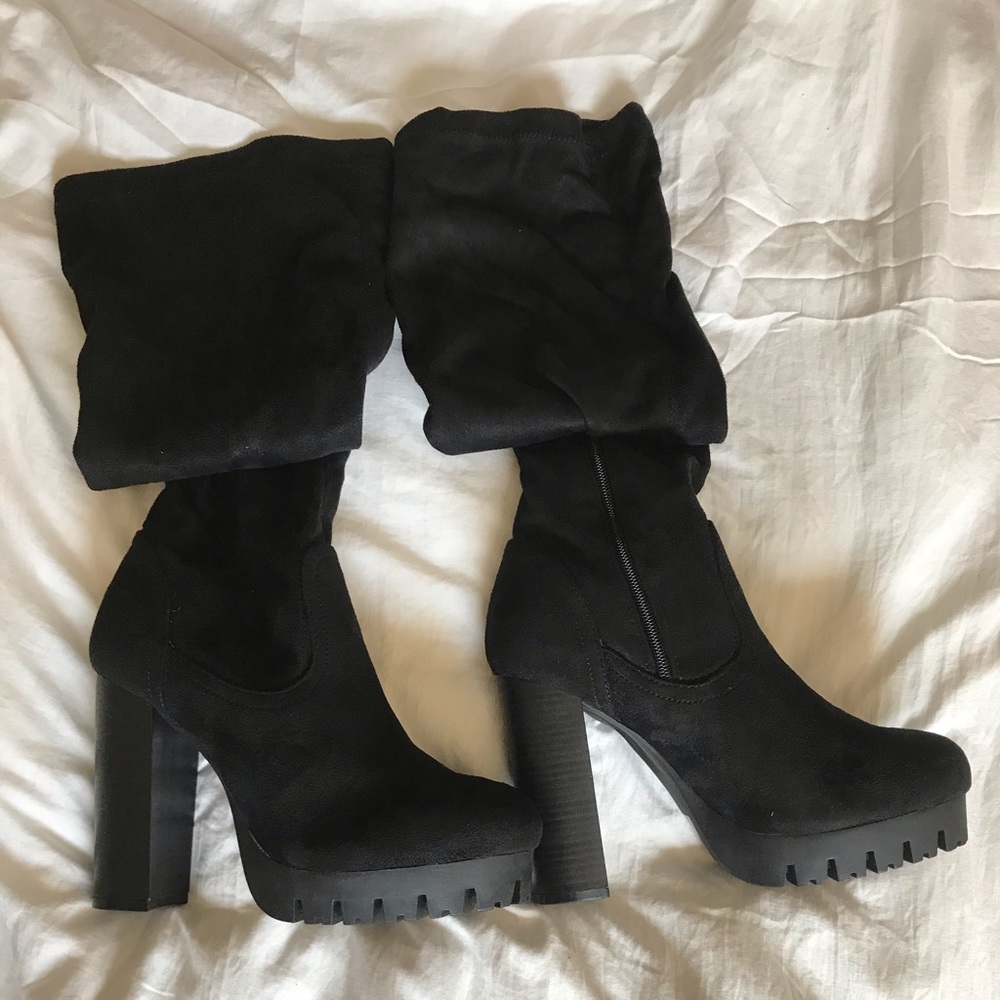Over the knee boots - Picture 2 of 6